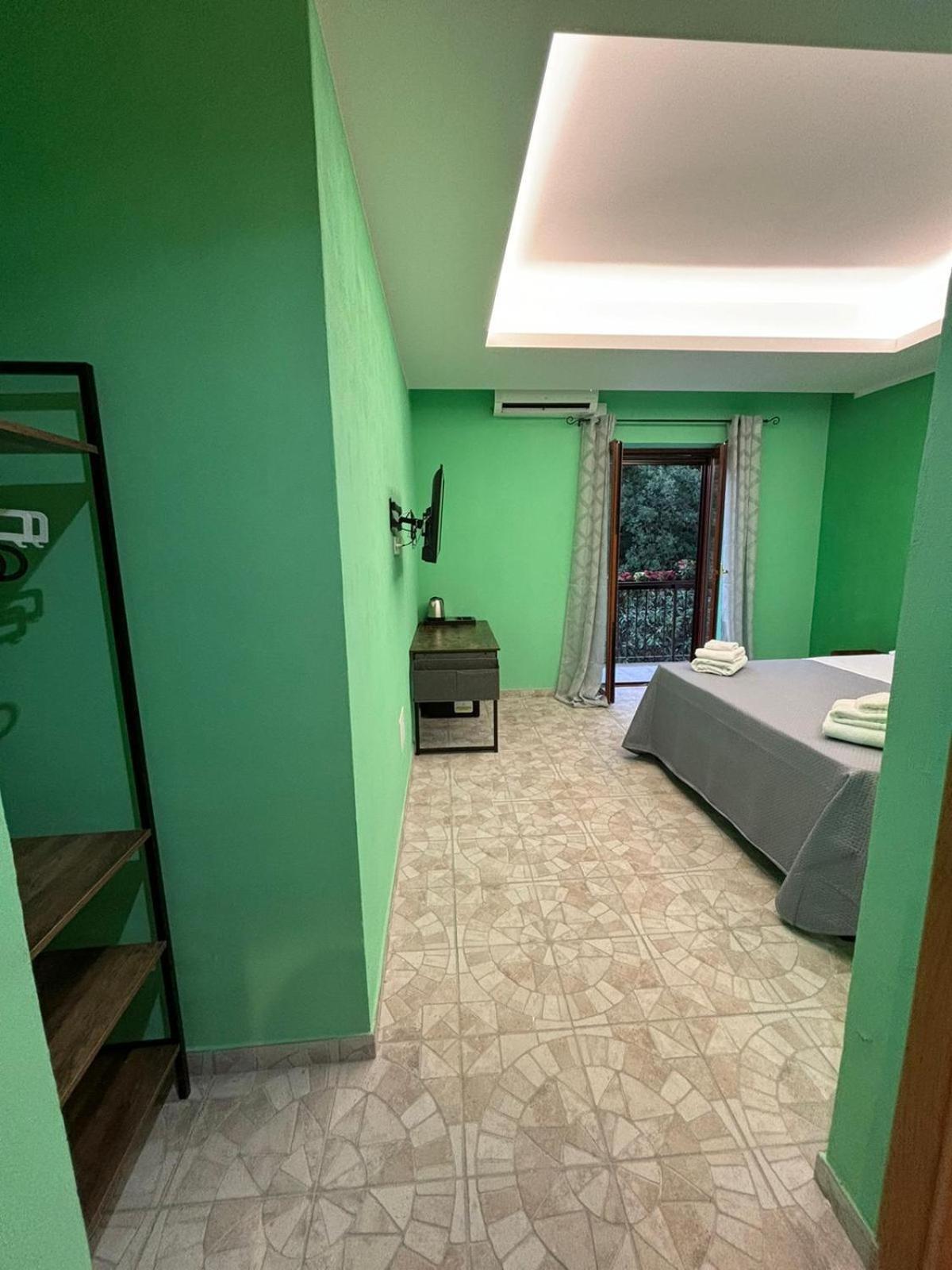 Domus Arco Romano Guest House Итри Экстерьер фото