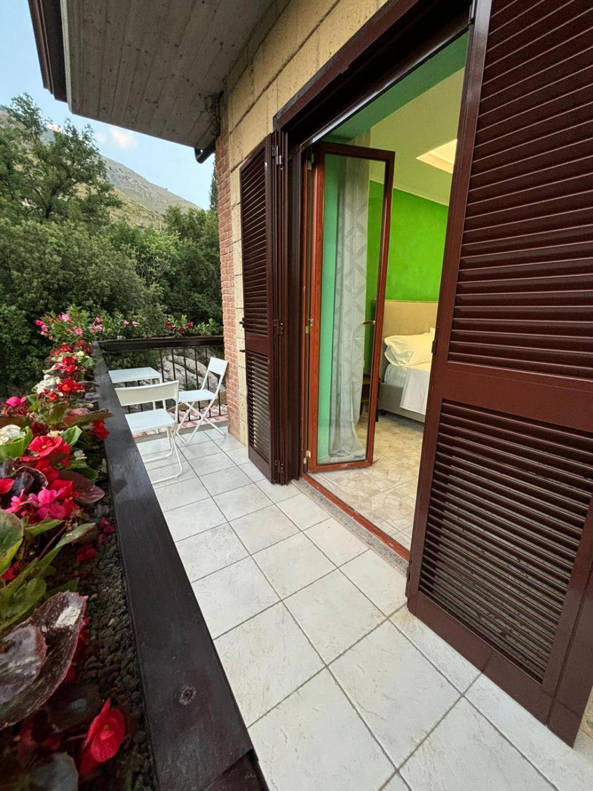 Domus Arco Romano Guest House Итри Экстерьер фото
